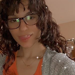 Meet your Posher, Angela